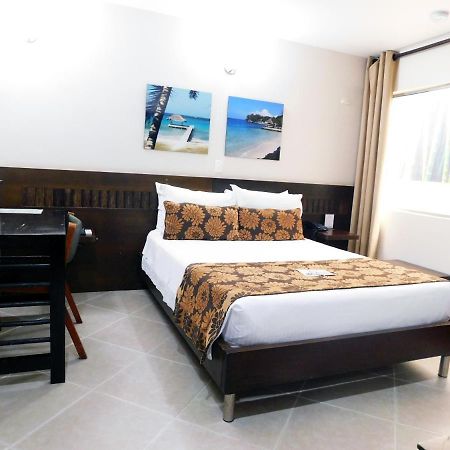 Hotel Poblado Boutique Express Medellin Bagian luar foto