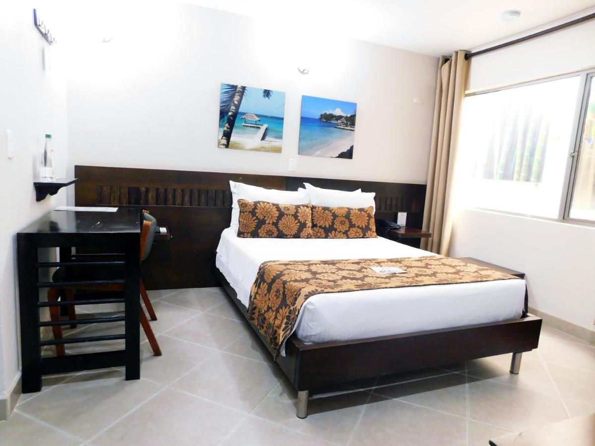 Hotel Poblado Boutique Express Medellin Bagian luar foto