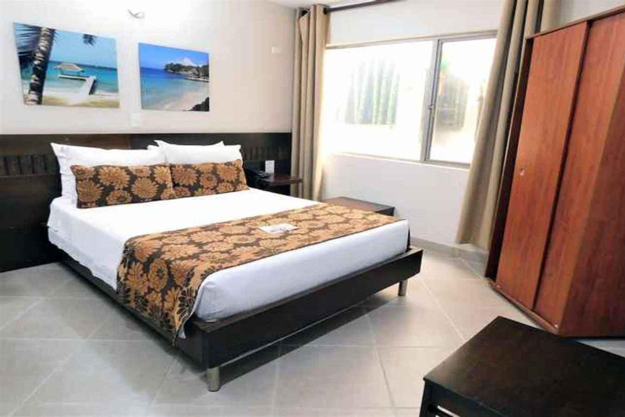 Hotel Poblado Boutique Express Medellin Bagian luar foto