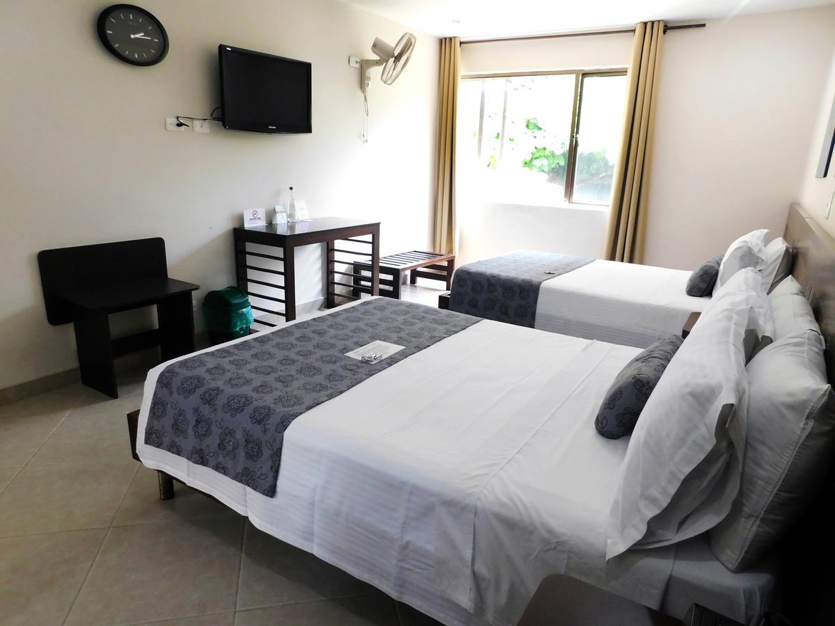 Hotel Poblado Boutique Express Medellin Bagian luar foto