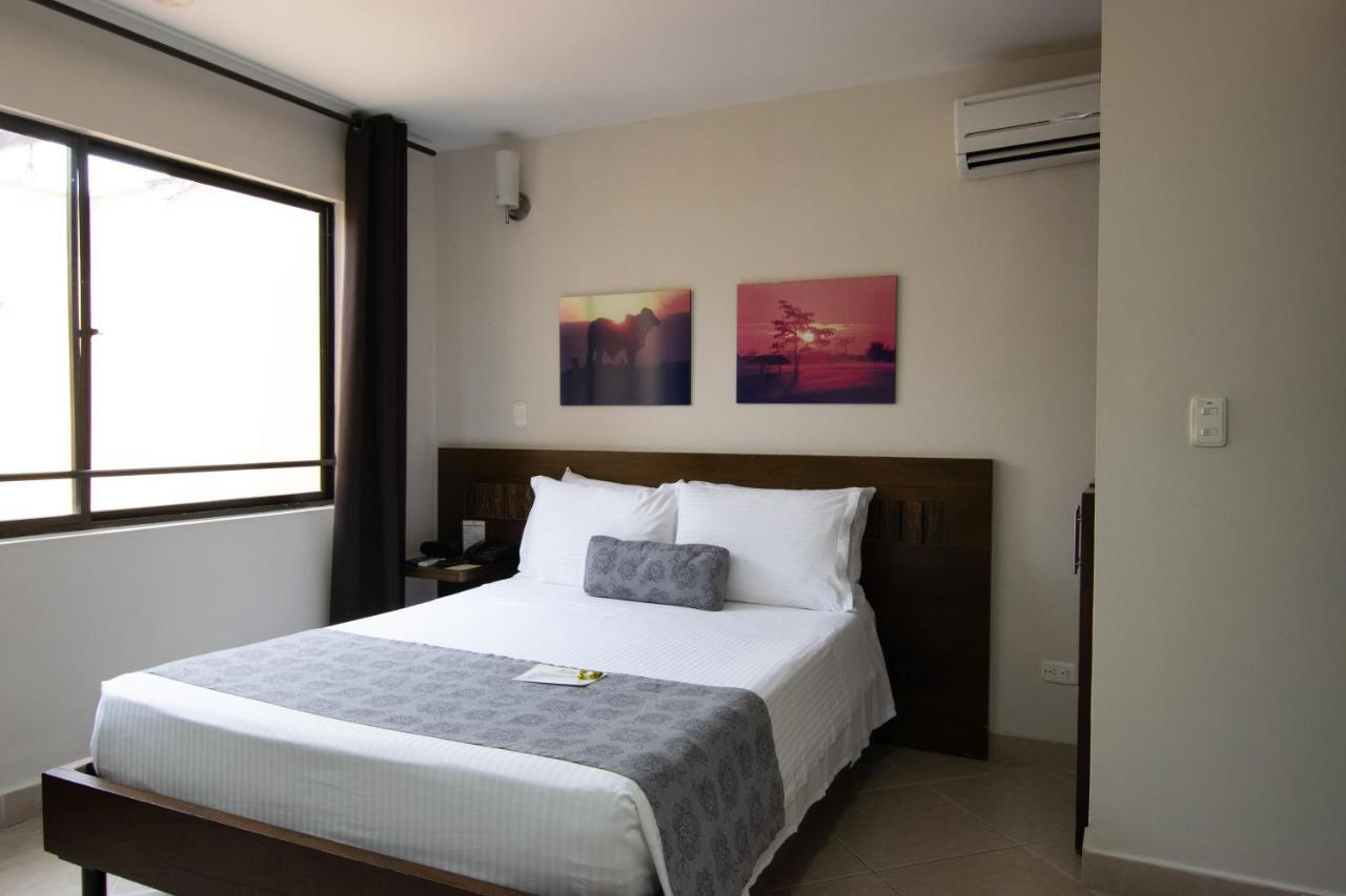 Hotel Poblado Boutique Express Medellin Bagian luar foto