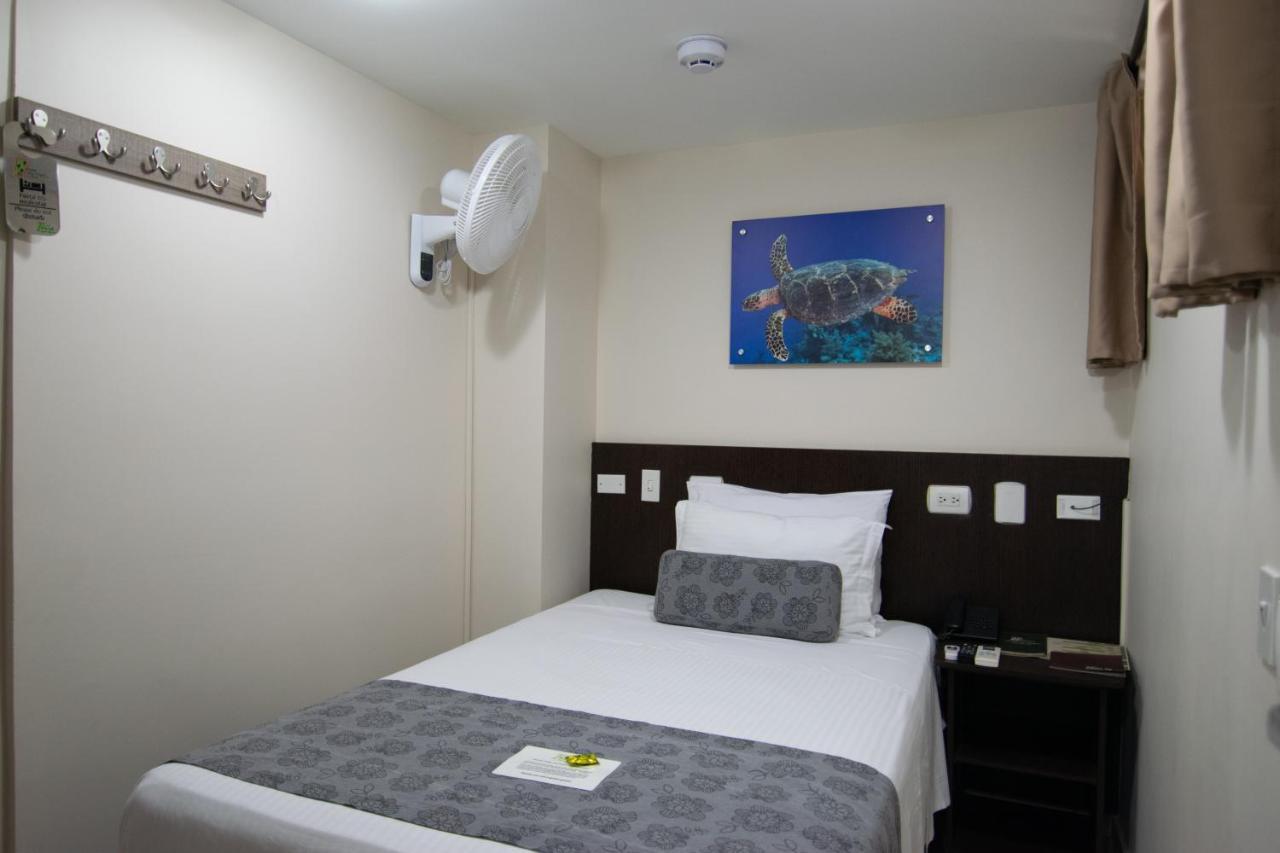 Hotel Poblado Boutique Express Medellin Bagian luar foto