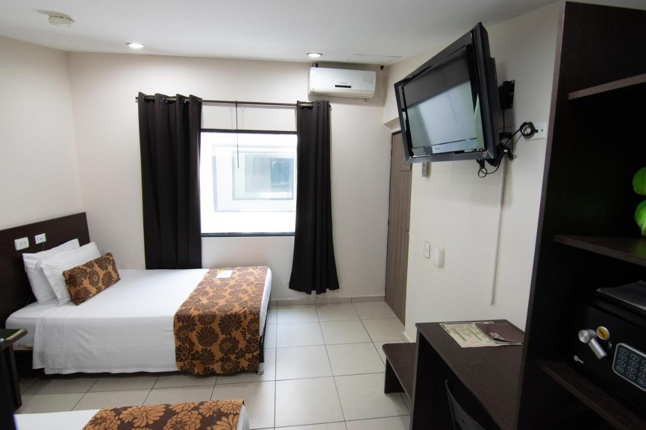 Hotel Poblado Boutique Express Medellin Bagian luar foto