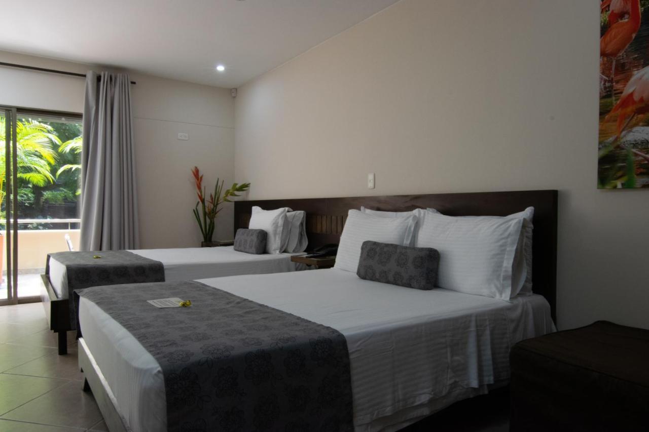 Hotel Poblado Boutique Express Medellin Bagian luar foto